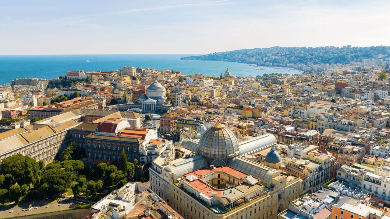 Voyage à Naples : Récit d’une aventure entre histoire, gastronomie et surprises